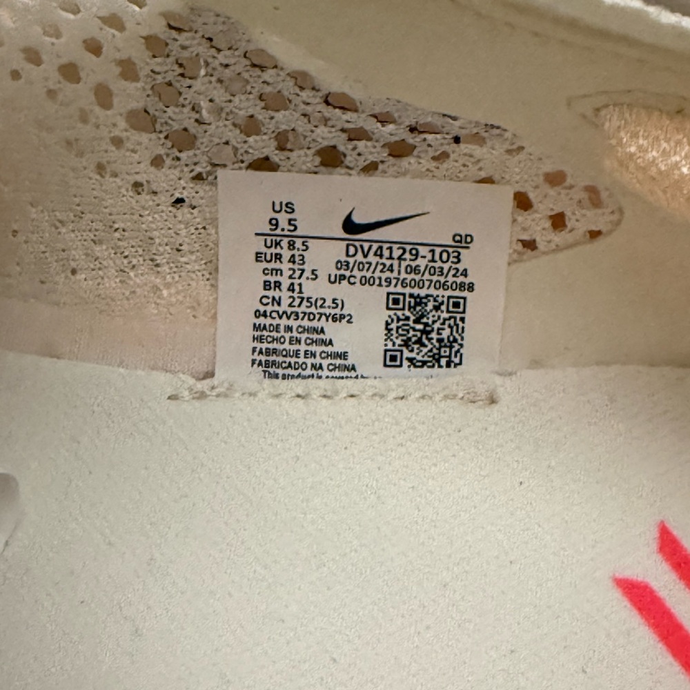 Nike Vaporfly 3 Sail Guava Ice Running Shoes - Picture 6 of 8